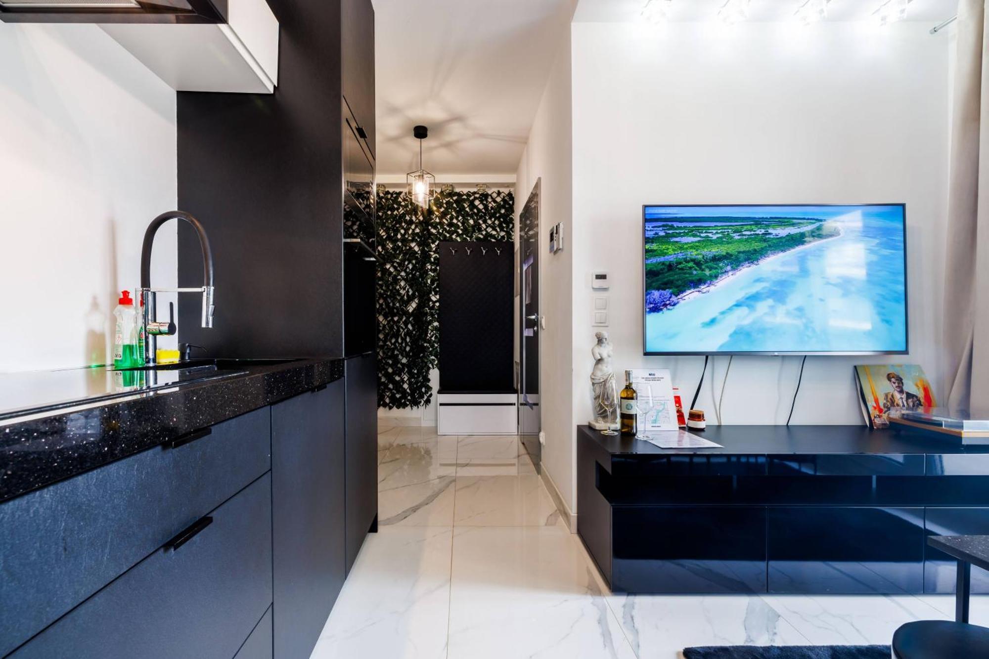 Luxury Apartment With Spa Bath- City Centre, Free Parking Rzeszow Exterior photo